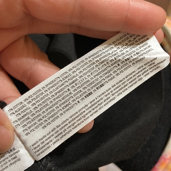 STRONG BY ZUMBA STRONG NATION long sleeve crop top with glittery piping Med NWT - Picture 15 of 15